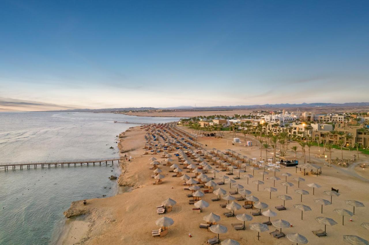 Pickalbatros Sands Port Ghalib Exterior foto Aerial view of the Red Sea coast at Sharm El Sheikh