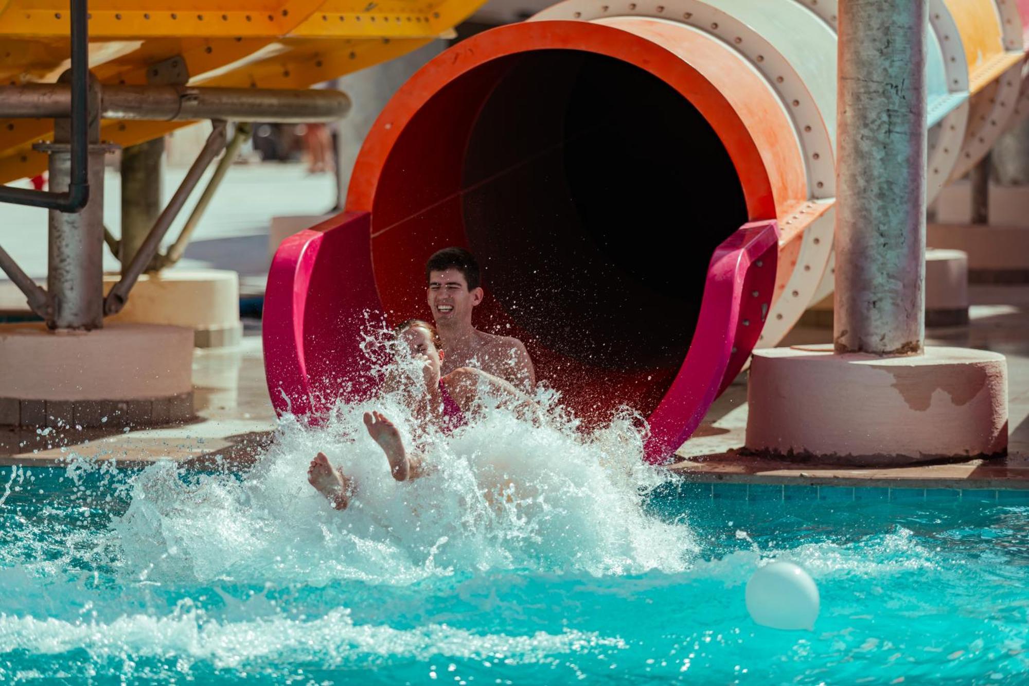 Pickalbatros Sands Port Ghalib Exterior foto A water slide