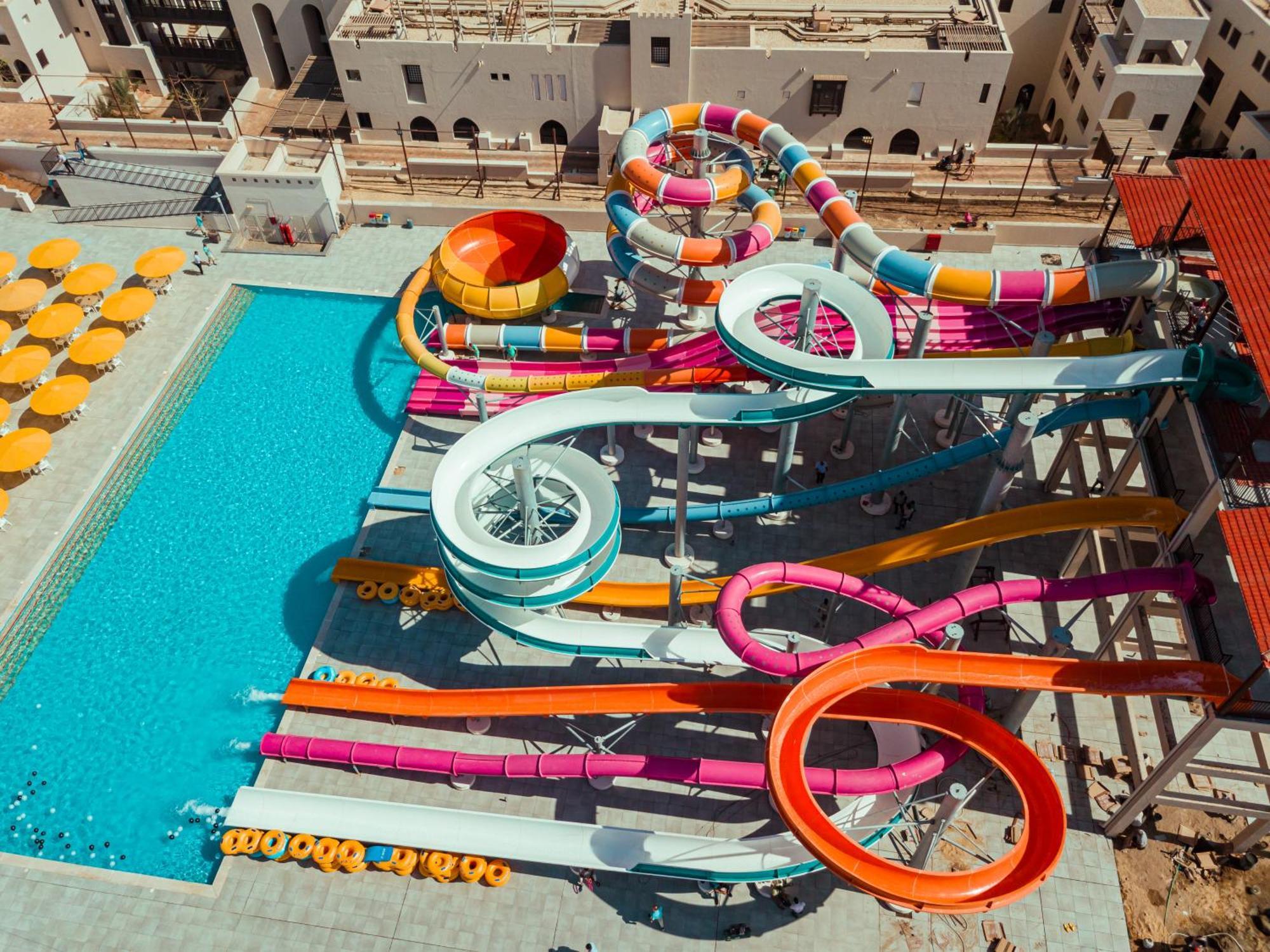 Pickalbatros Sands Port Ghalib Exterior foto Aerial view of the water park