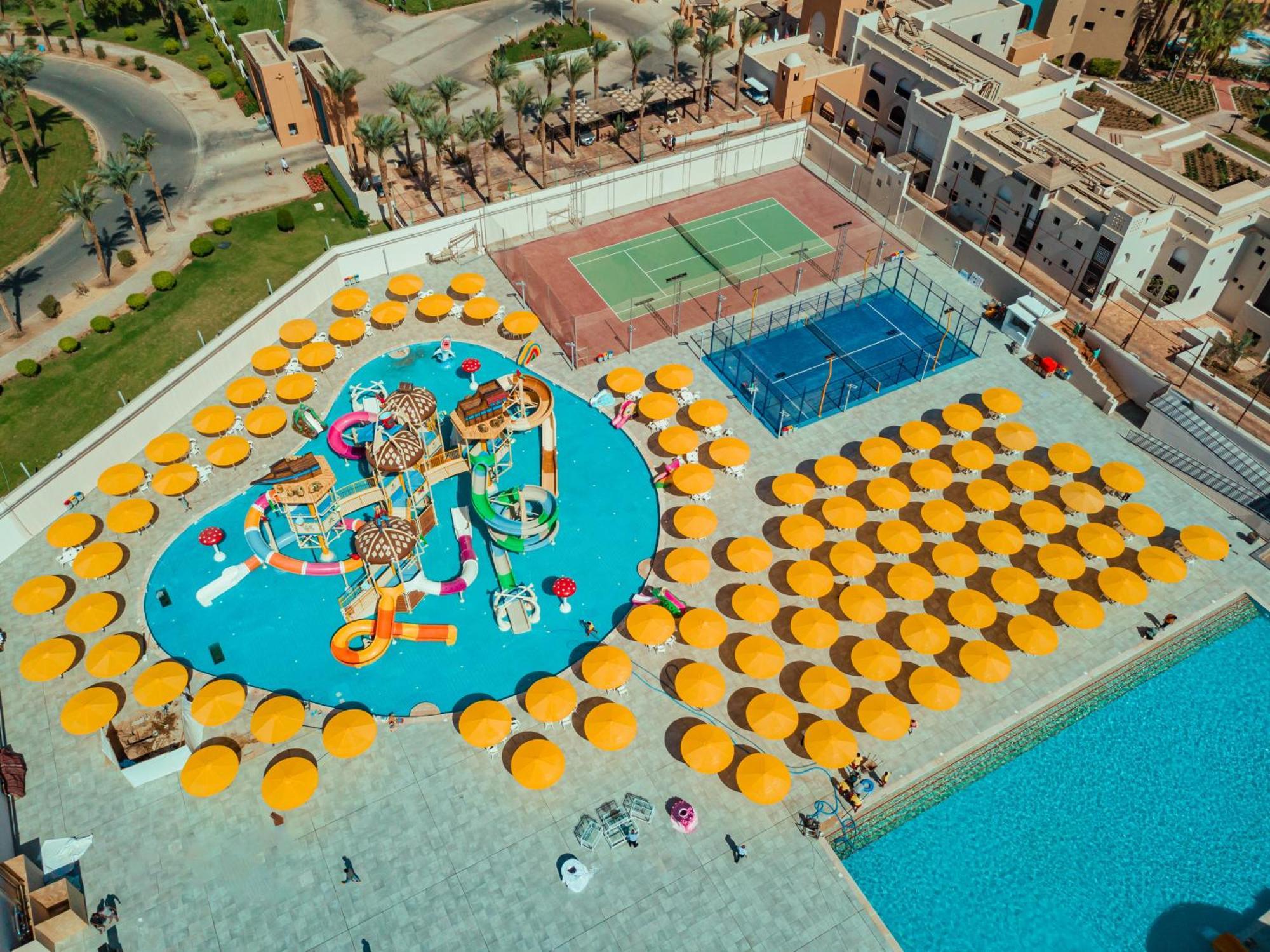 Pickalbatros Sands Port Ghalib Exterior foto Aerial view of the hotel
